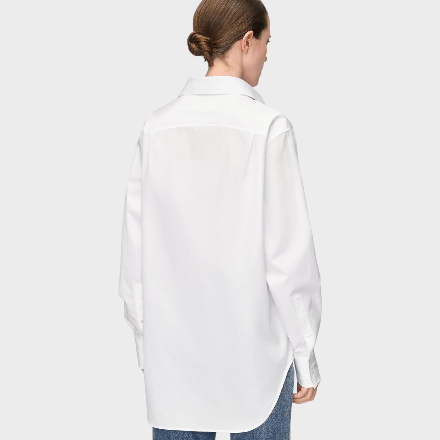 Tasoni Maison Margiela white cotton long sleeve shirt with folded collar and button cuffs.