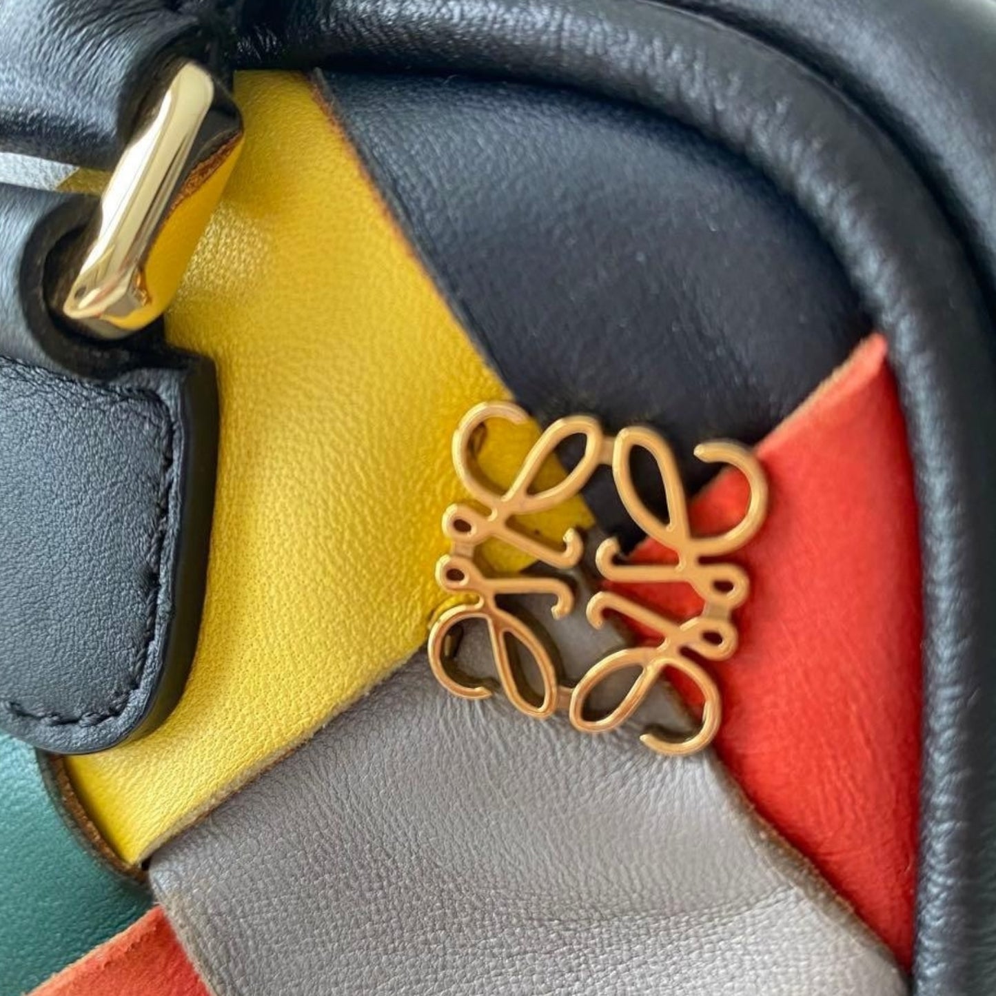 Loewe Amazona 75 Small Bag
