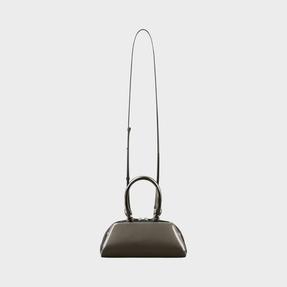 Tasoni Givenchy Antigona East West bag in black leather with gunmetal hardware and mirror effect.