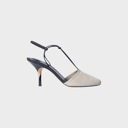 Tasoni Jacquemus Les Sandales Pina strap heels in beige linen and black leather with a pointed toe and kitten heel.