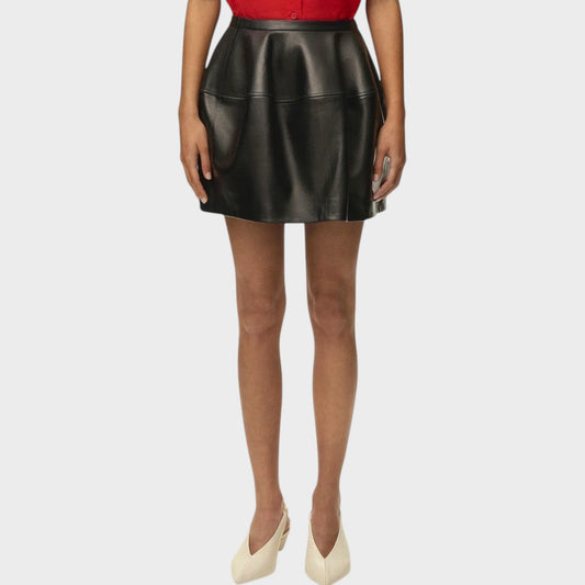 Tasoni Loewe black leather balloon mini skirt with a structured silhouette worn by a model