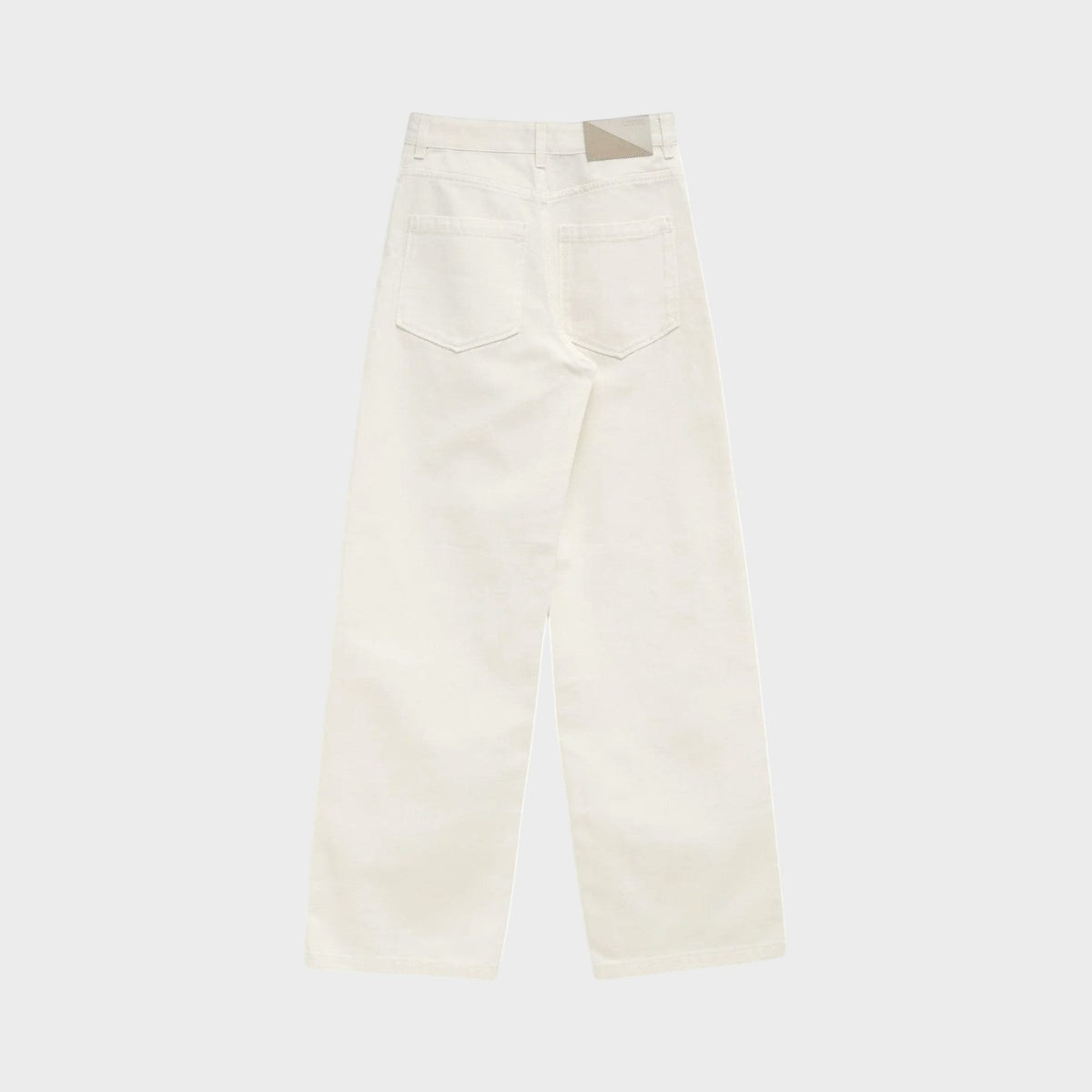 Tasoni Loewe white cotton mid-waist baggy jeans, back view showing pockets and leather brand patch.