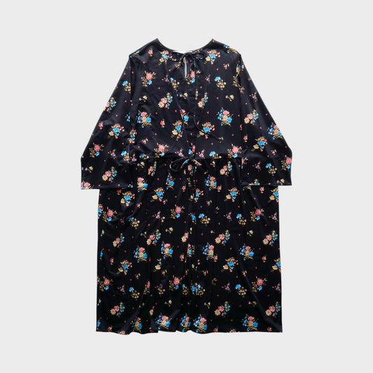 Tasoni Marie Adam-Leenaerdt black & white floral print long sleeve crew neck dress with tie waist