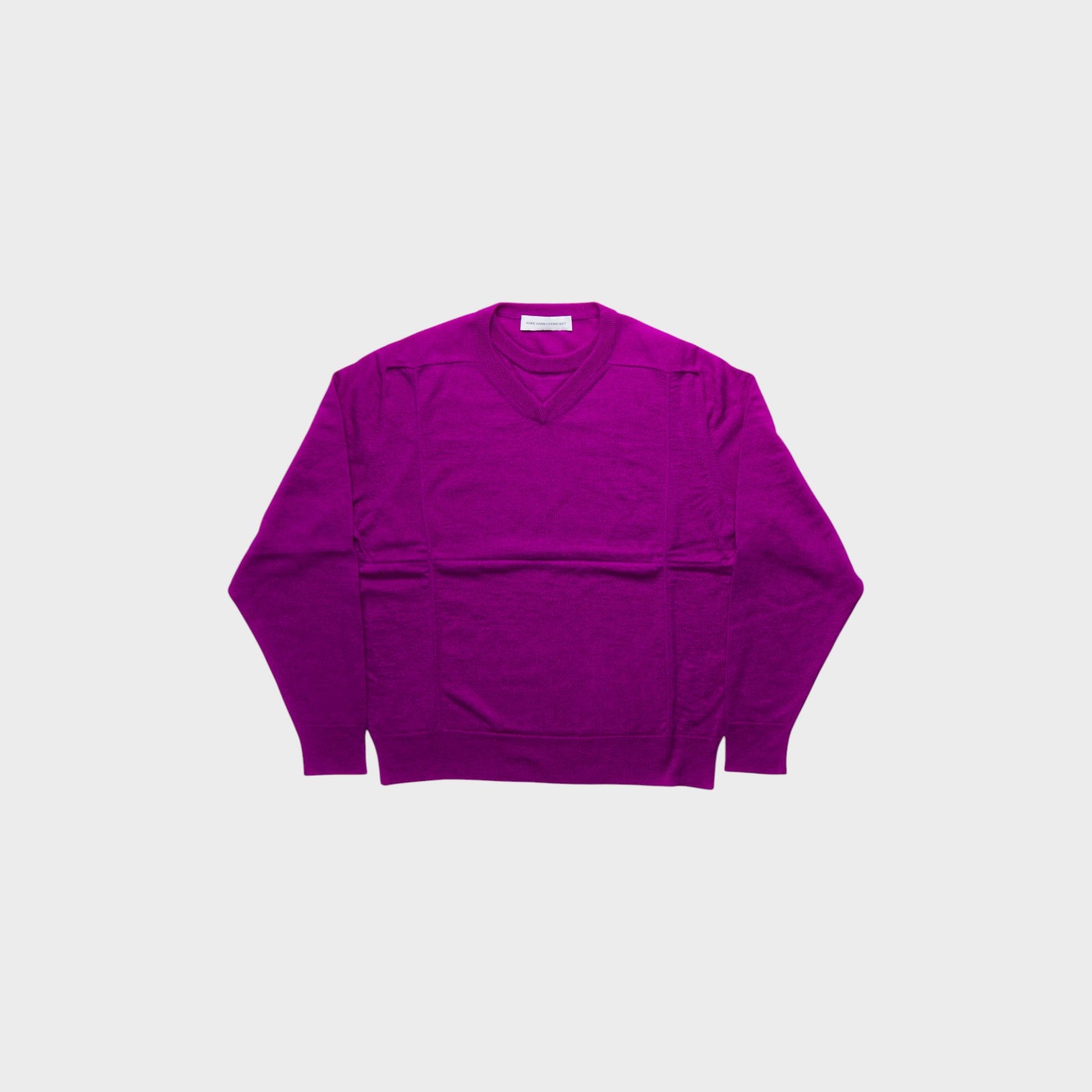 Tasoni Marie Adam-Leenaerdt violet merino wool dual neck knitwear with V-neck and ribbed cuffs.
