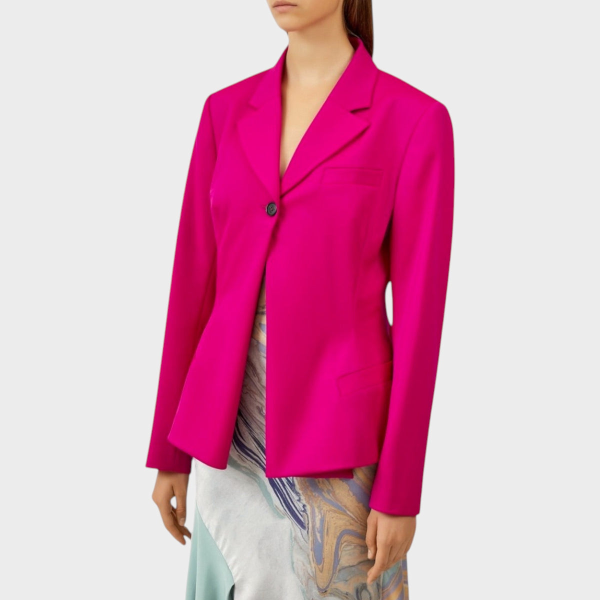 Tasoni Nina Ricci fuchsia wool gabardine blazer with a single button closure and notched lapels worn by a model