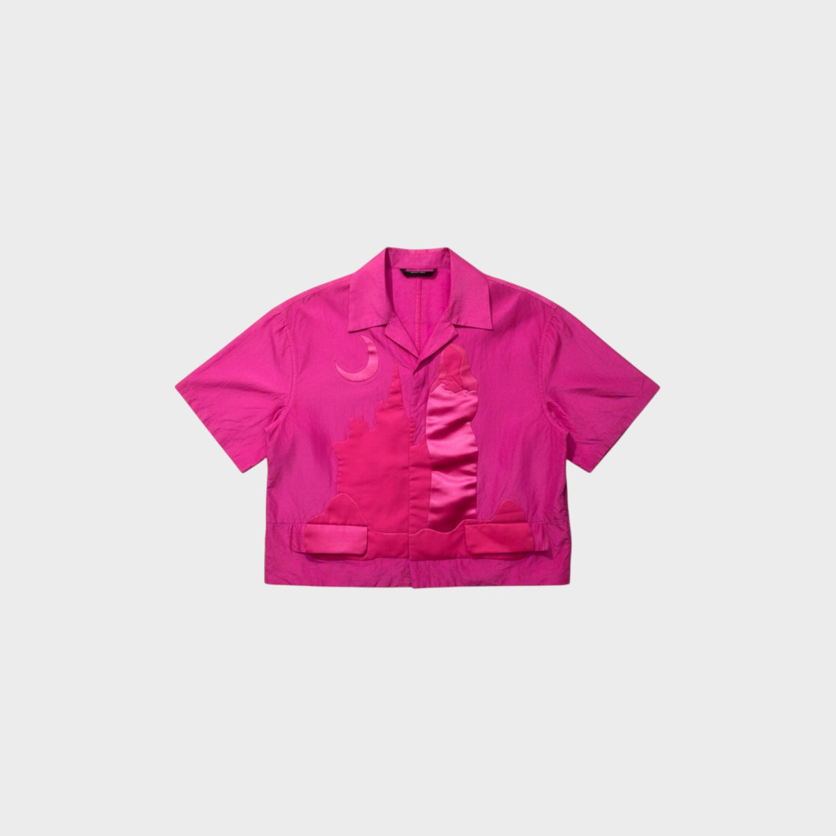 Tasoni pink short sleeve shirt with classic collar, featuring a woman and moon motif with satin accents and pocket details.