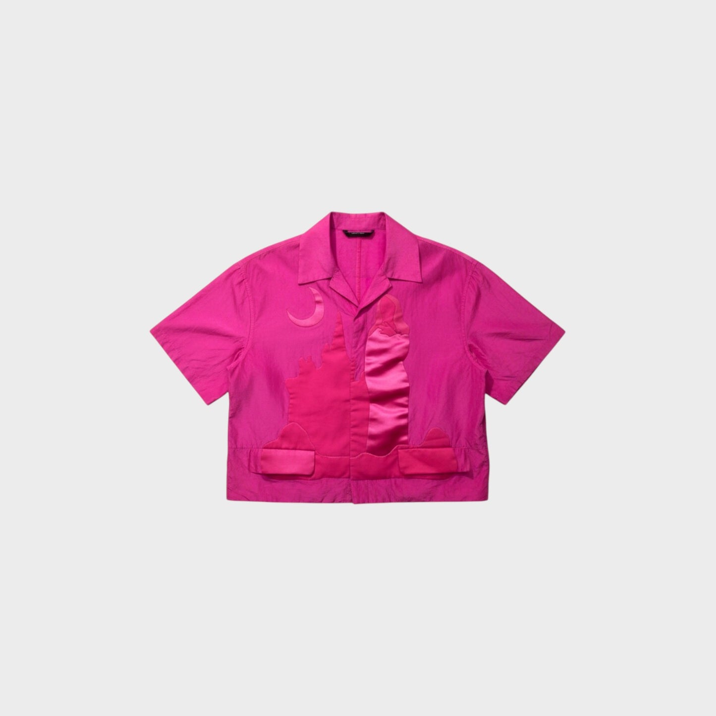 Tasoni pink short sleeve shirt with classic collar, featuring a woman and moon motif with satin accents and pocket details.