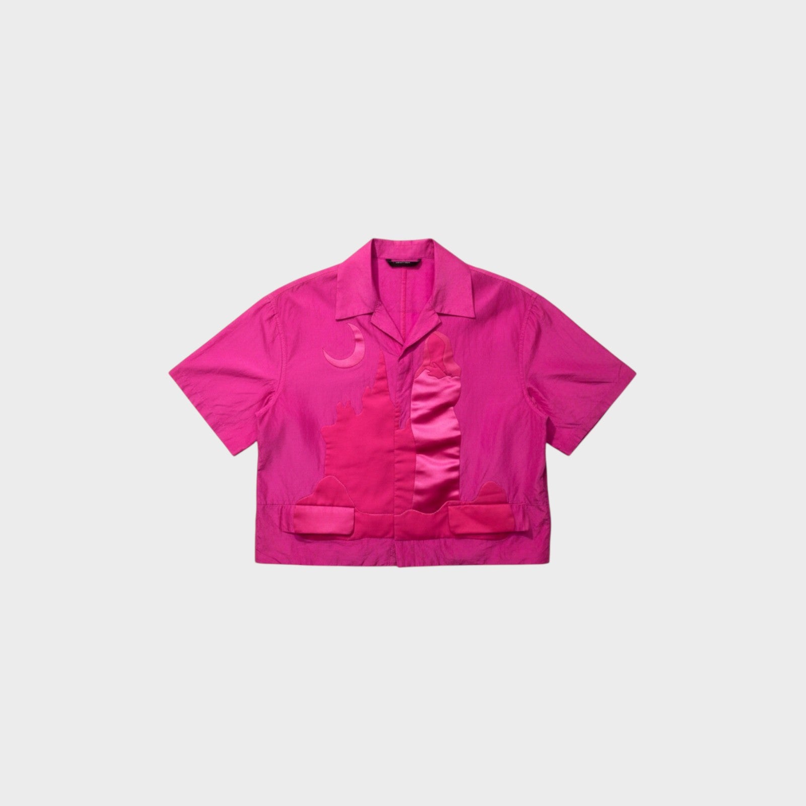 Tasoni pink short sleeve shirt with classic collar, featuring a woman and moon motif with satin accents and pocket details.